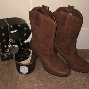 Brown boots